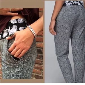 RARE Lululemon Black and White Departure Pant